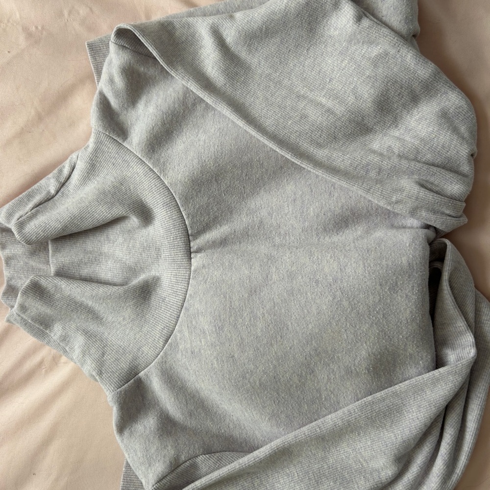 Alo Gray Mockneck - Picture 2 of 2